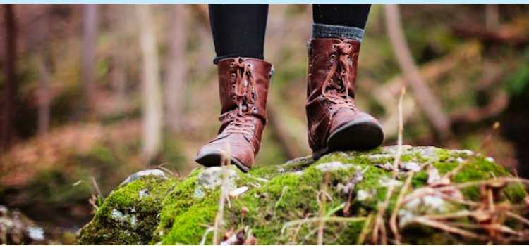 best hiking shoes with wide toe box