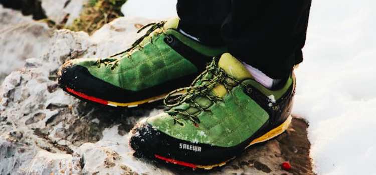 best hiking shoes with wide toe box