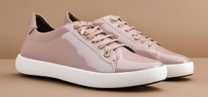 Flat foot shoes for ladies