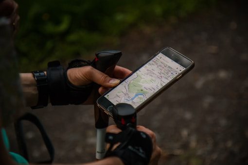 Best Personal GPS Trackers for Hiking Without Cell Service