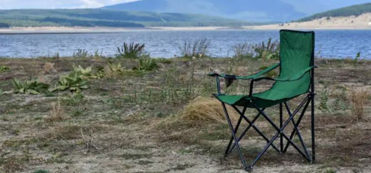 Oversized mesh camping recliner with cup holder